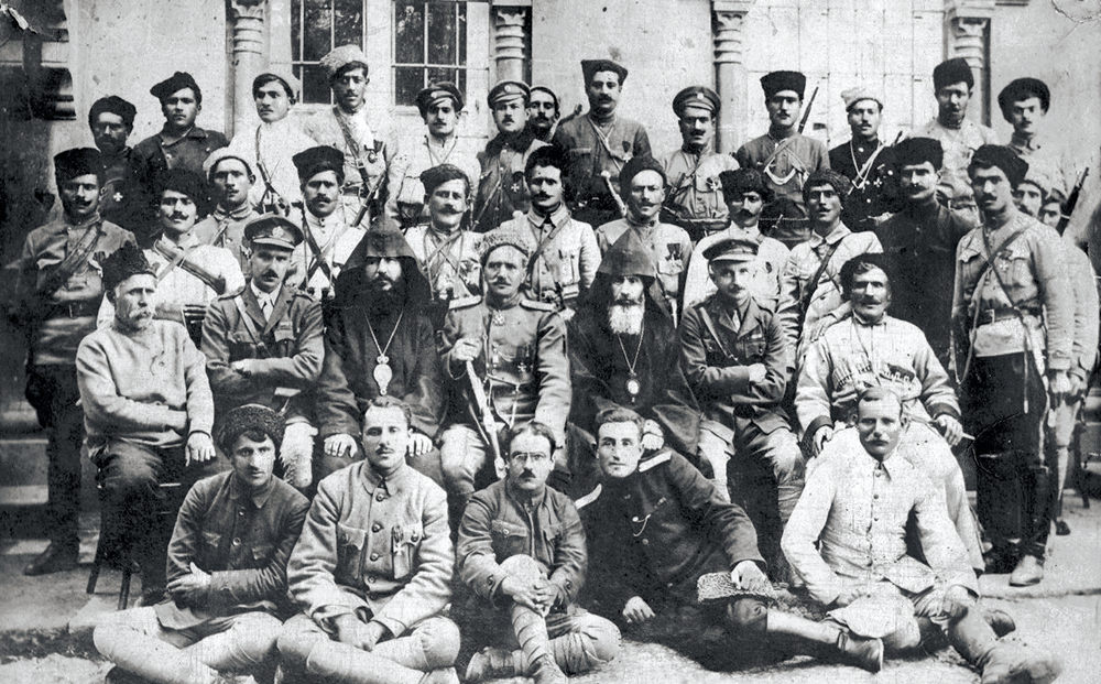 Андраник Озанян со своим войском в Эчмиадзине, 1919г.