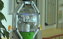 Робот-сиделка развлекал пациентов клиники для престарелых